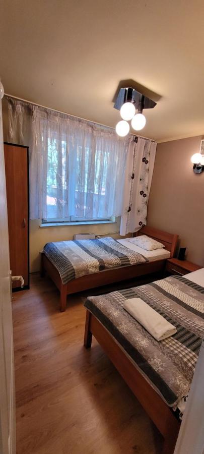 Dworek Pokoje Goscinne Olsztyn  Exteriör bild